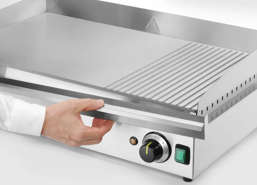 Grill rainuré 1/3, HENDI, Kitchen Line, 220-240V/3500W, 697x474x(H)241mm